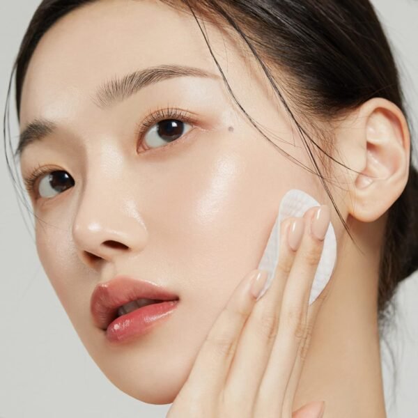 Medicube Zero Pore Pads - Dual-Textured Exfoliating and Pore-Tightening Toner Pads